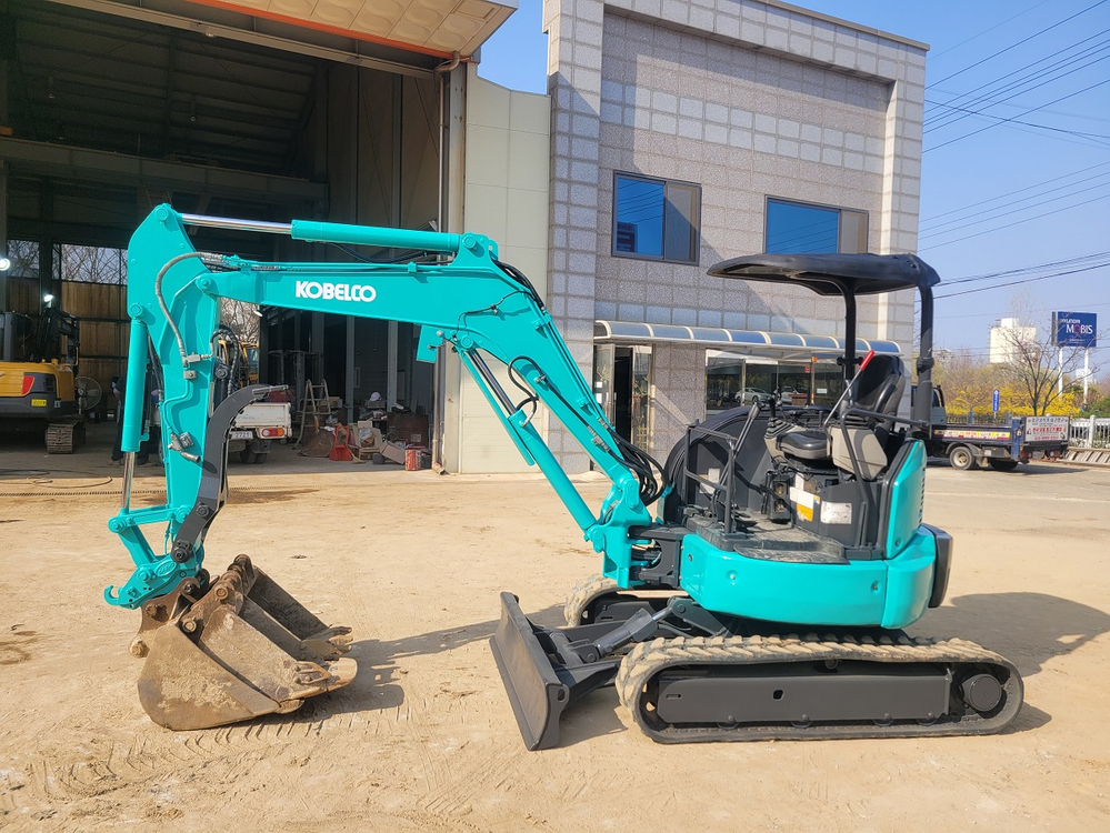 미니굴삭기 (3.5톤) 코벨코SK35SR-6E (집게장착) 2021년 최저시간 1200가동 특AA급 팝니다 이미지