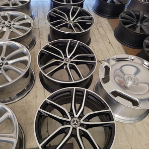 벤츠GLS 580AMG 23인치 순정품휠 한대분 이미지