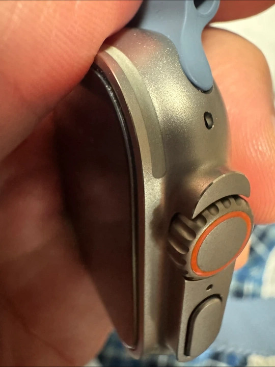 애플워치 울트라 3 내추럴 티타늄 이미지