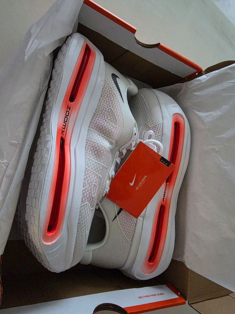 나이키 런닝화 보메로 프리미엄 265 새상품 이미지