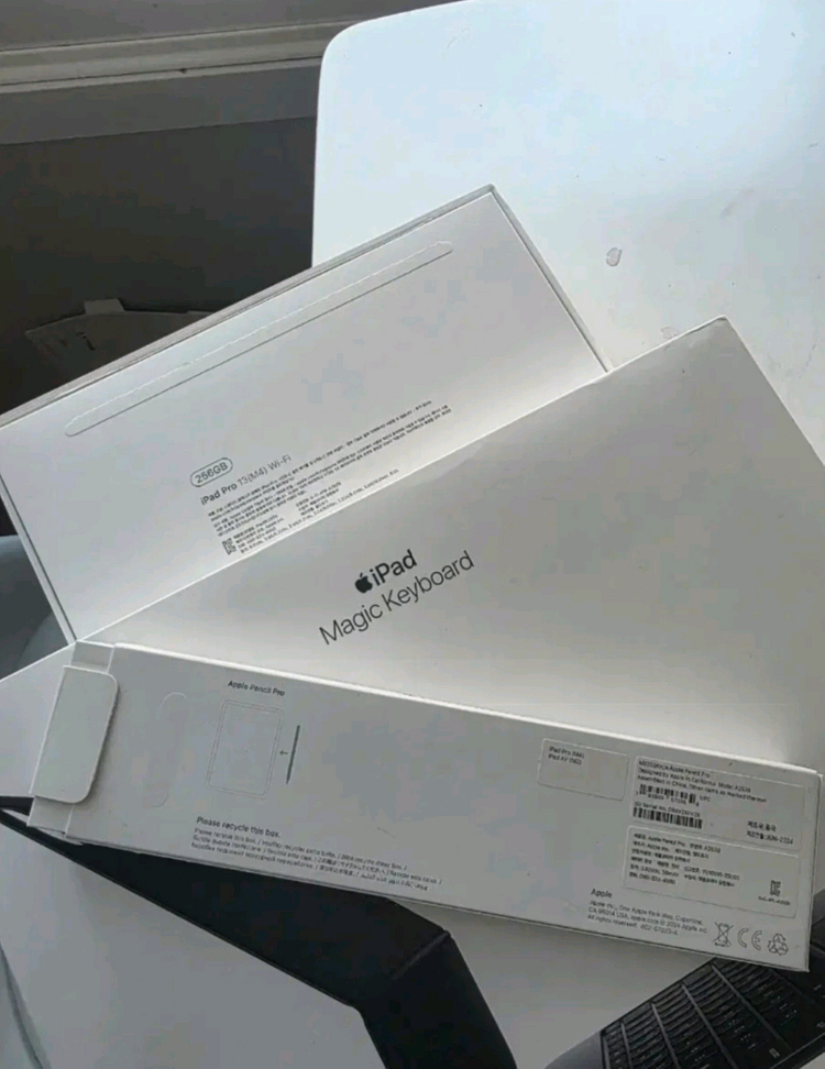 아이패드 프로 13 M4 256 블랙 + 매직 키보드 + 애플펜슬 프로 이미지