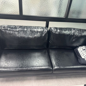 4인용 가죽 소파 이미지