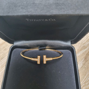 티파니앤코 T 18K 옐로우 골드 다이아몬드 와이어 팔찌 브레이슬릿 이미지