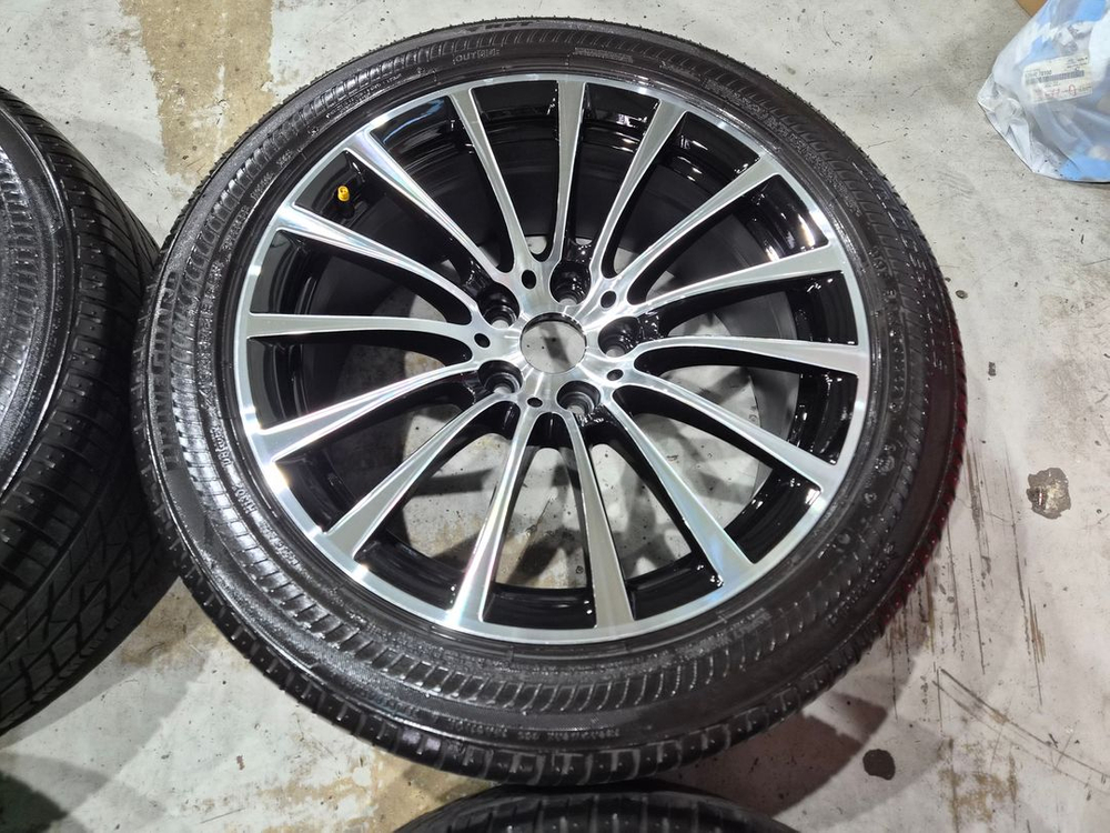 BMW G30 5시리즈 단조 18인치 순정 휠타이어 판매합니다 이미지