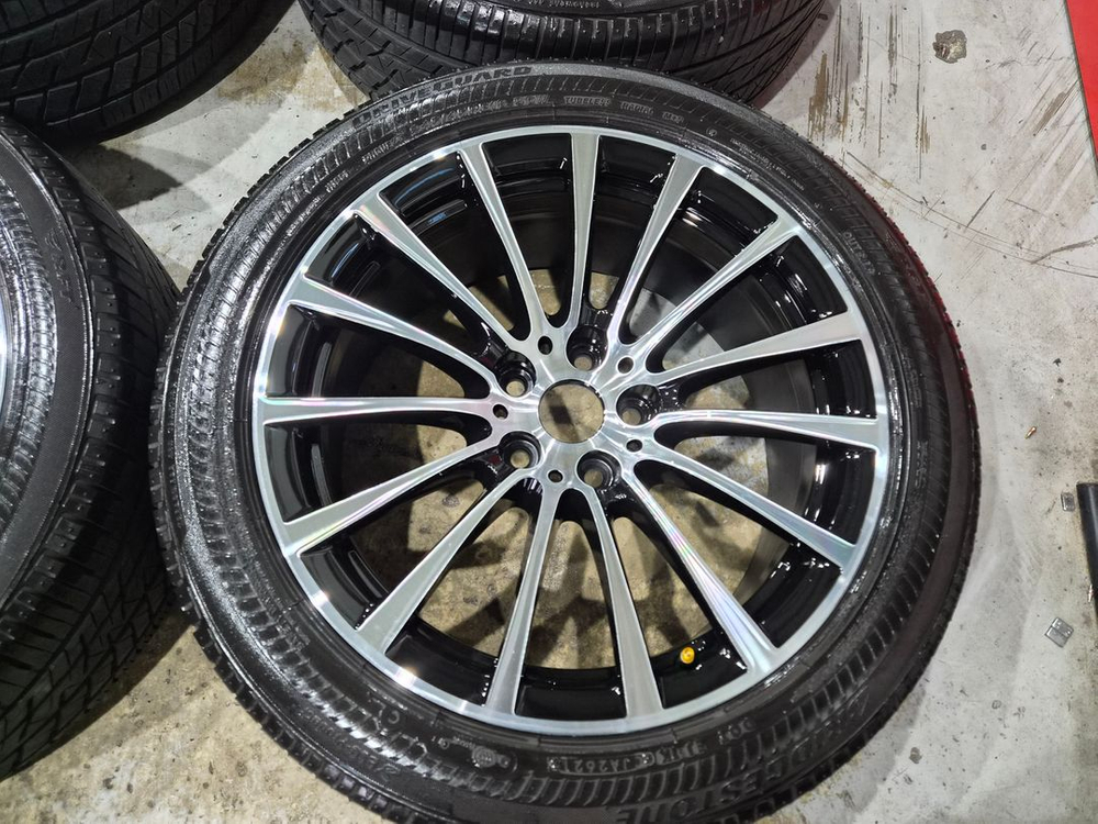 BMW G30 5시리즈 단조 18인치 순정 휠타이어 판매합니다 이미지
