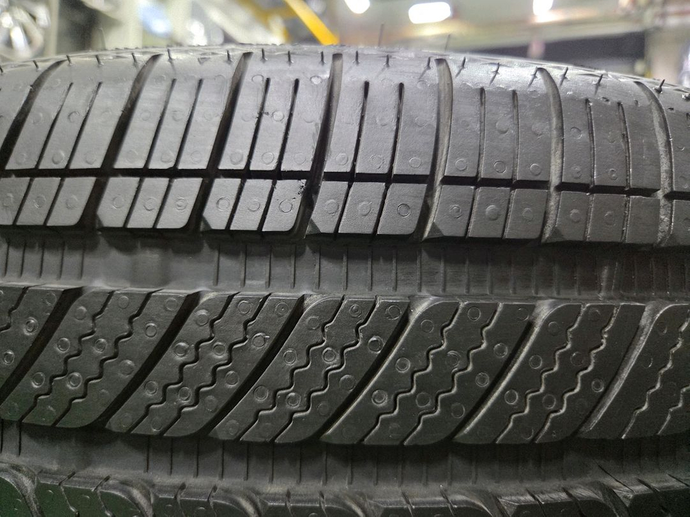 255 35 21 브리지스톤 중고 타이어 신품급 두개 이미지