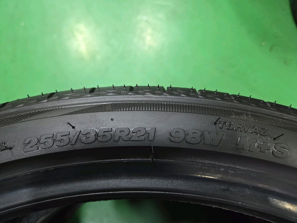 255 35 21 브리지스톤 중고 타이어 신품급 두개 이미지