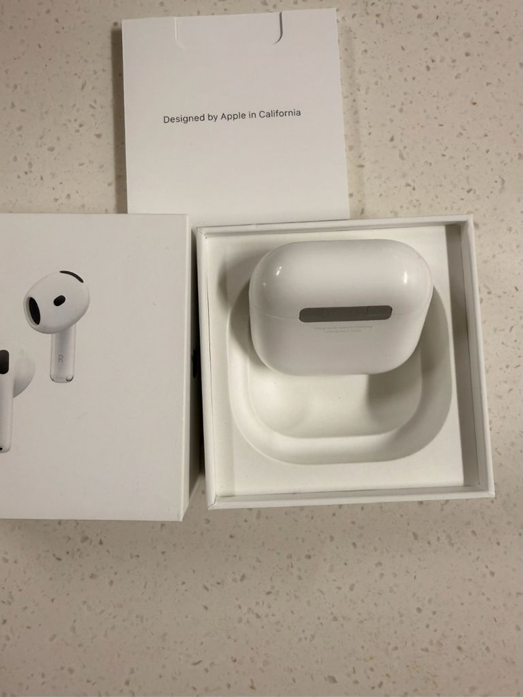 에어팟4 노캔O 본체 풀박스 이미지