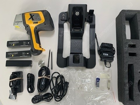 올림푸스 휴대용 성분분석기 휴대용 xrf 중고판매 델탈 프로페셔널 실사용 1-2년 이미지
