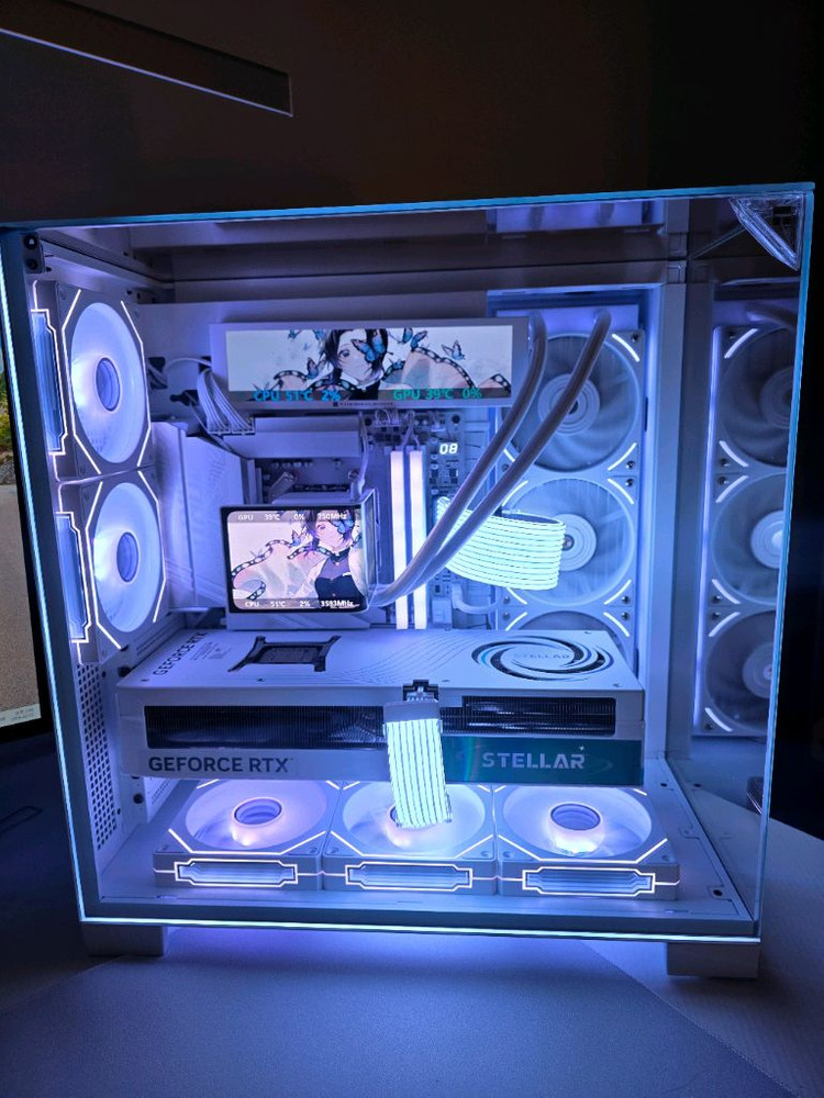 라이젠9 9950X3D RTX5090 화이트. 최고사양PC 이미지