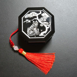 갤럭시 버즈4/버즈4프로 자개 호랑이 케이스 팝니다. 이미지