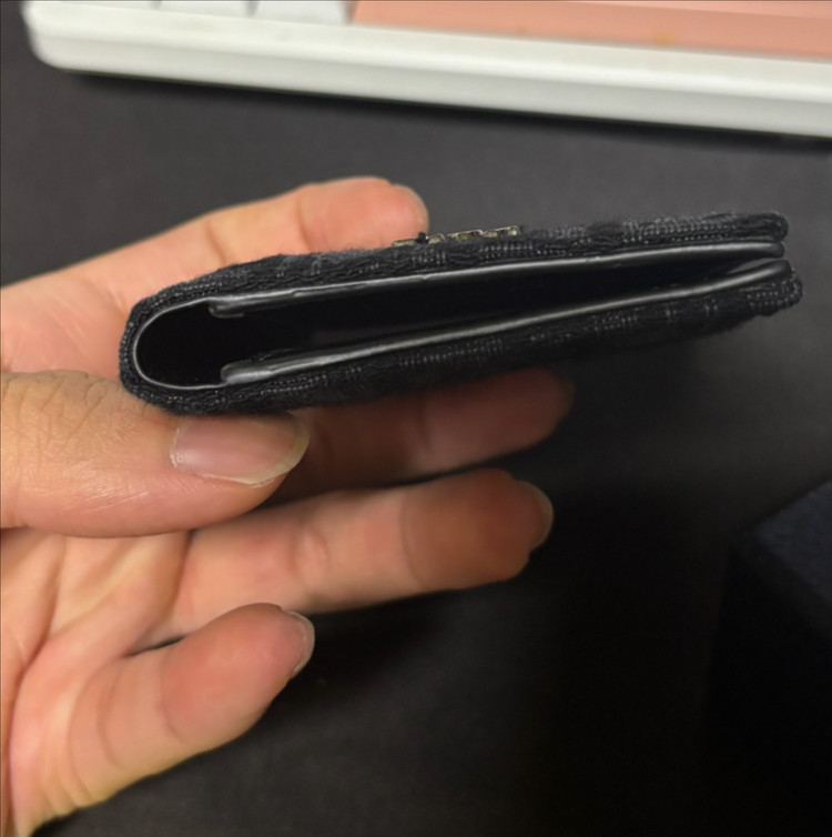 디올 오블리크 오거나이저 이미지