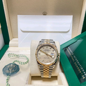 롤렉스 126233 신형 데이저스트 36 샴페인판 모티프 10P다이아 옐골콤비 팝니다~! 이미지