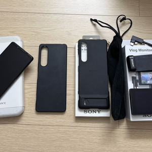 소니 엑스페리아 1 마크5 (일본 심프리 / 16GB / 512GB) + 브이로그 모니터 일괄 판매합니다. 이미지