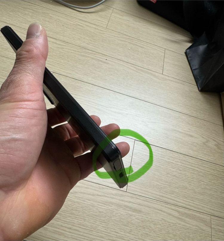 소니 엑스페리아 1 마크5 (일본 심프리 / 16GB / 512GB) + 브이로그 모니터 일괄 판매합니다. 이미지