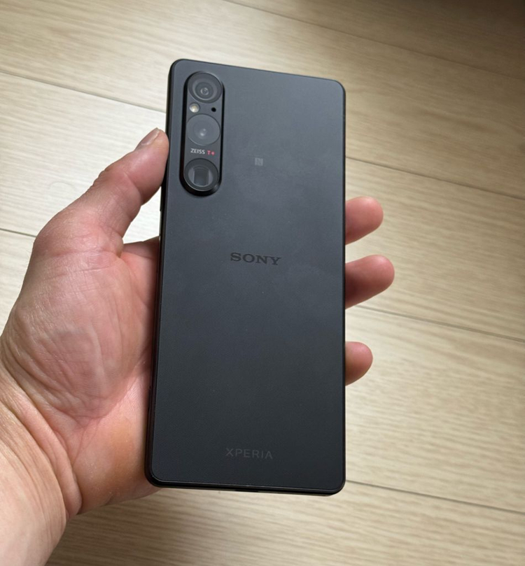 소니 엑스페리아 1 마크5 (일본 심프리 / 16GB / 512GB) + 브이로그 모니터 일괄 판매합니다. 이미지