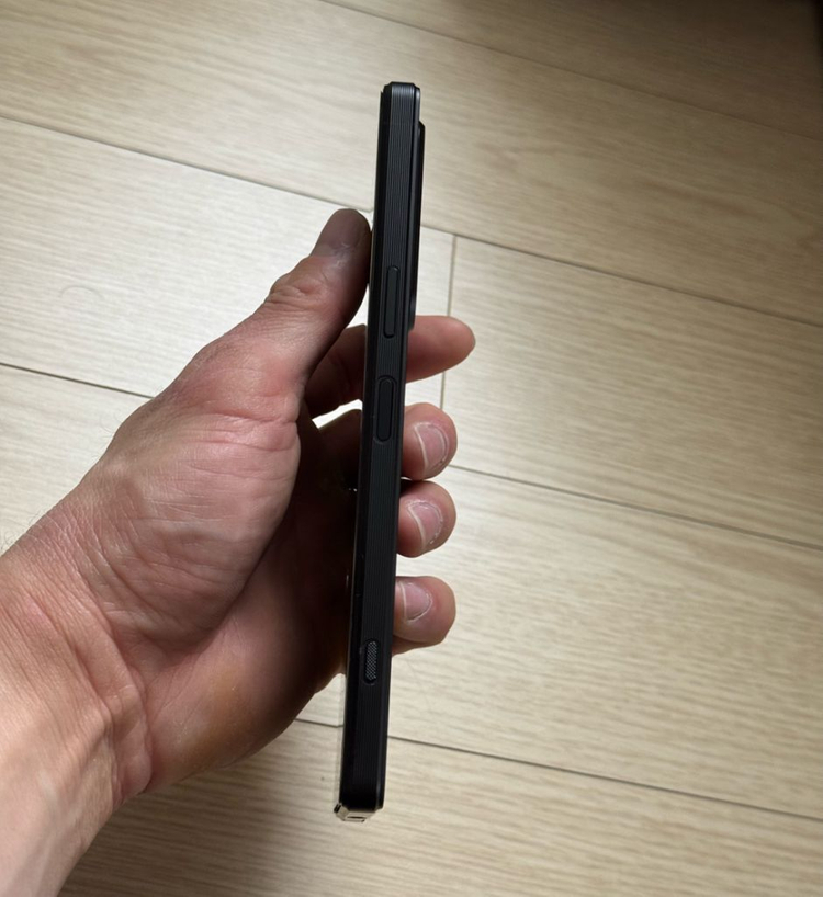 소니 엑스페리아 1 마크5 (일본 심프리 / 16GB / 512GB) + 브이로그 모니터 일괄 판매합니다. 이미지