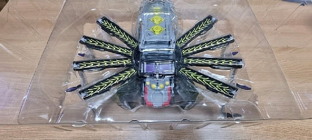 터닝메카드 메가스파이더 사진촬영차 박스만 개봉해본 새제품 입니다 이미지