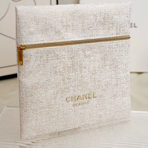 샤넬 홀리데이 한정판 금사 베이지 화장품 파우치 이미지