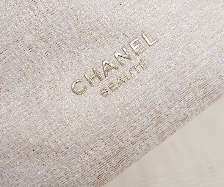 샤넬 홀리데이 한정판 금사 베이지 화장품 파우치 이미지