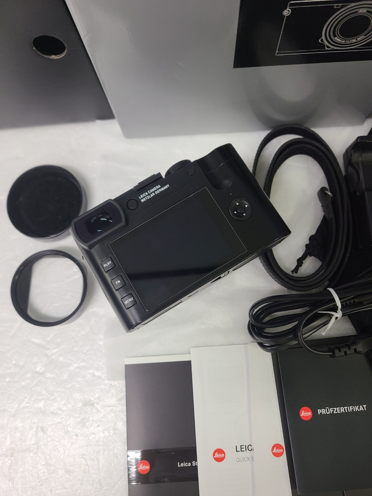 라이카q2 상태좋은 소장용판매해요.정품엄지그립 하프케이스포함 타기종교환받습니다 이미지