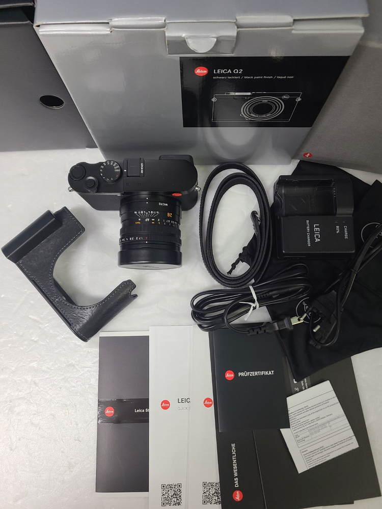 라이카q2 상태좋은 소장용판매해요.정품엄지그립 하프케이스포함 타기종교환받습니다 이미지