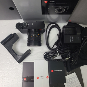 라이카q2 상태좋은 소장용판매해요.정품엄지그립 하프케이스포함 타기종교환받습니다 이미지
