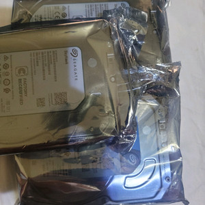 4TB 하드디스크 3개 미개봉 300,000 이미지