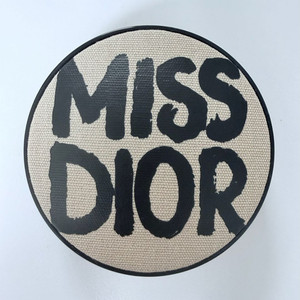 디올 포에버 쿠션 미스 디올 리미티드 에디션 이미지