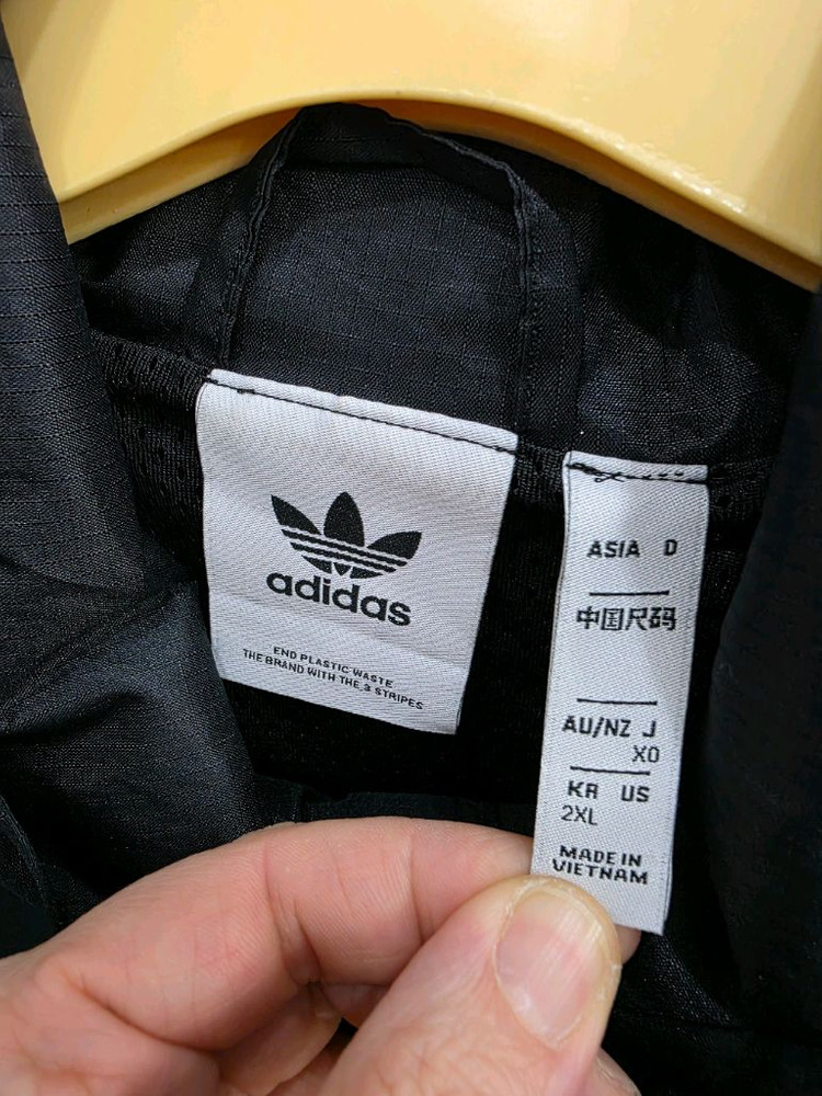 아디다스 남여공용 락업 윈드브레이커 바람막이 이미지