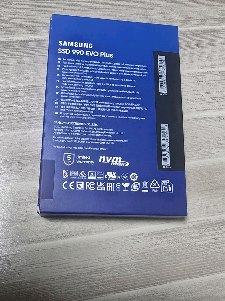 M.2 NVMe SSD 1TB 미개봉 이미지