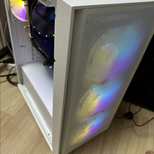 화이트 PC 본체 i5-9400F GTX 1660 SUPER 이미지