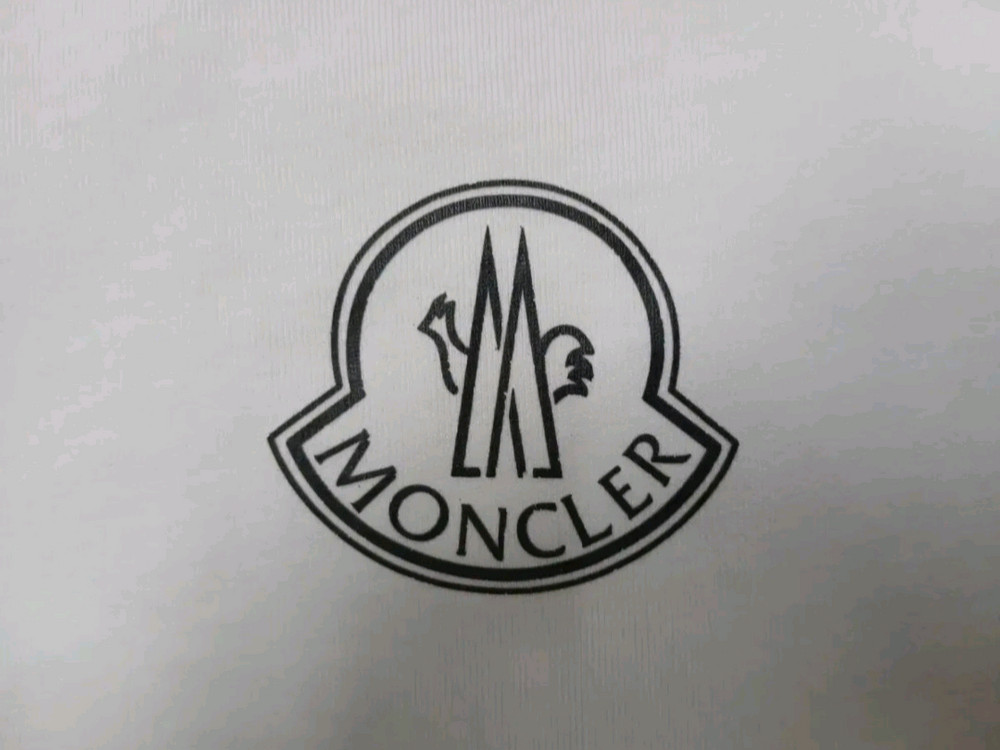 [정품 새상품급] 몽클레어 남성 여성공용 반팔 티셔츠 L 사이즈 이미지