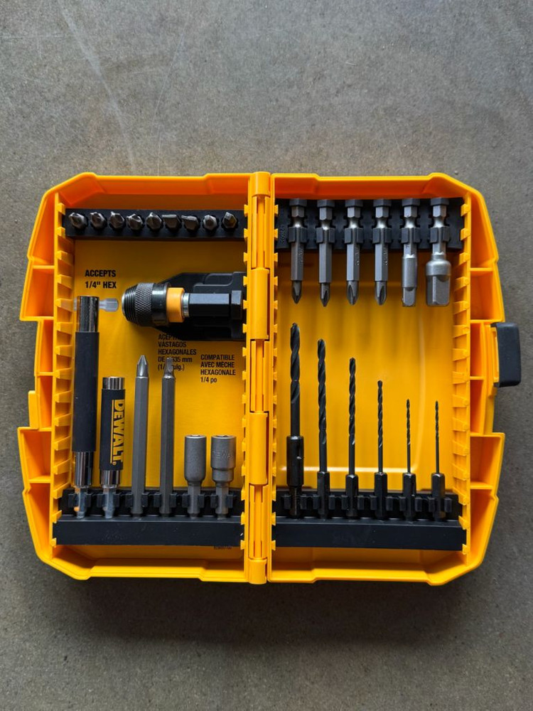 디월트 공구 28종 세트 이미지