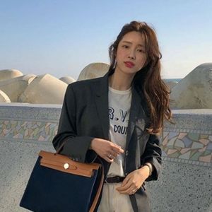 에르메스 에르백 31 네이비 베이지 은장 신품급 차정원 이미지