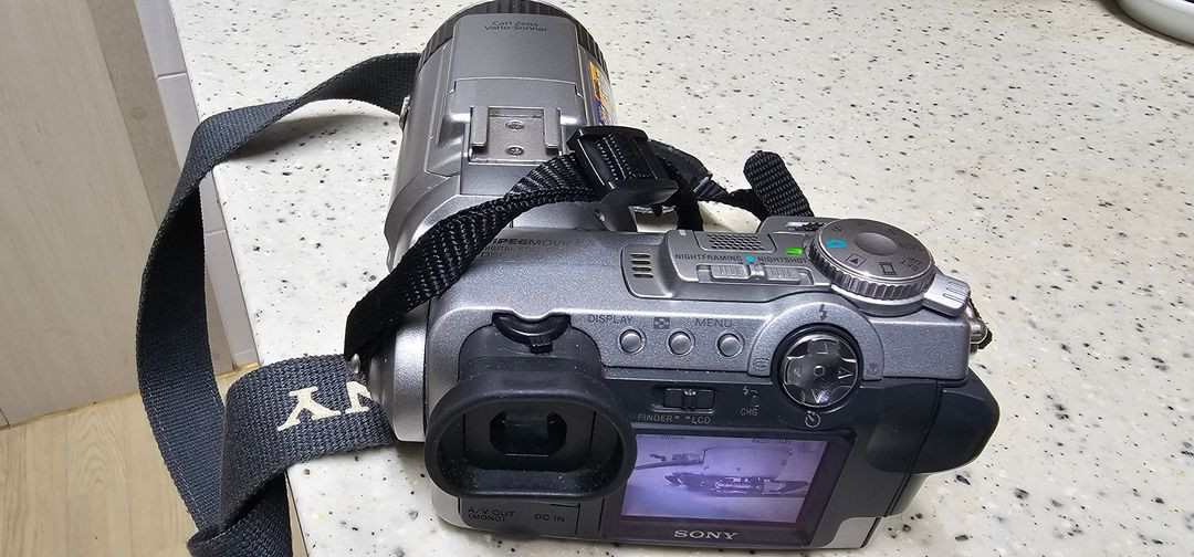 SONY DSC-707 디지털카메라 작동품 이미지