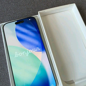 아이폰 16 프로 맥스 1테라 화이트 이미지