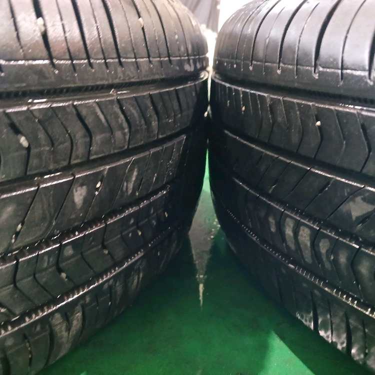 마르셀로 17인치 중고 휠 215 55 17타이어 세팅 제품 판매합니다 이미지