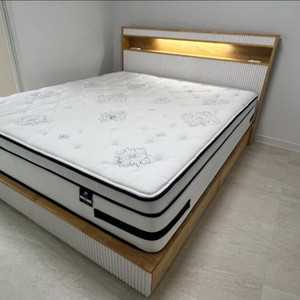 씰리 에오스2 ck 매트리스 + 침대프레임 세트 이미지