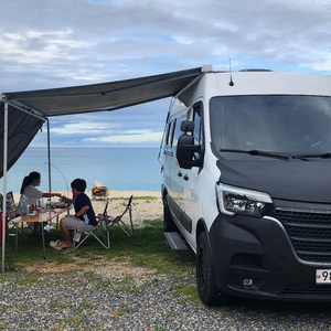 르노마스터 밴 캠핑카 이미지