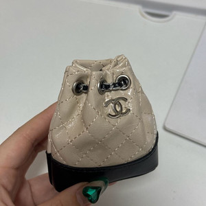 (새상품) 샤넬 가브리엘 에어팟케이스 미니가방 이미지