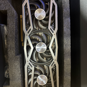 이엠텍 3070ti 블랙 에디션 이미지