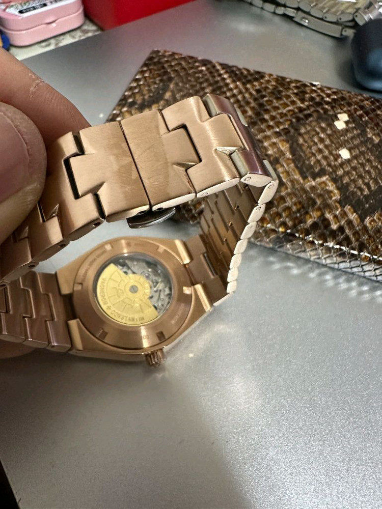 로즈골드 오토매틱 시계 이미지