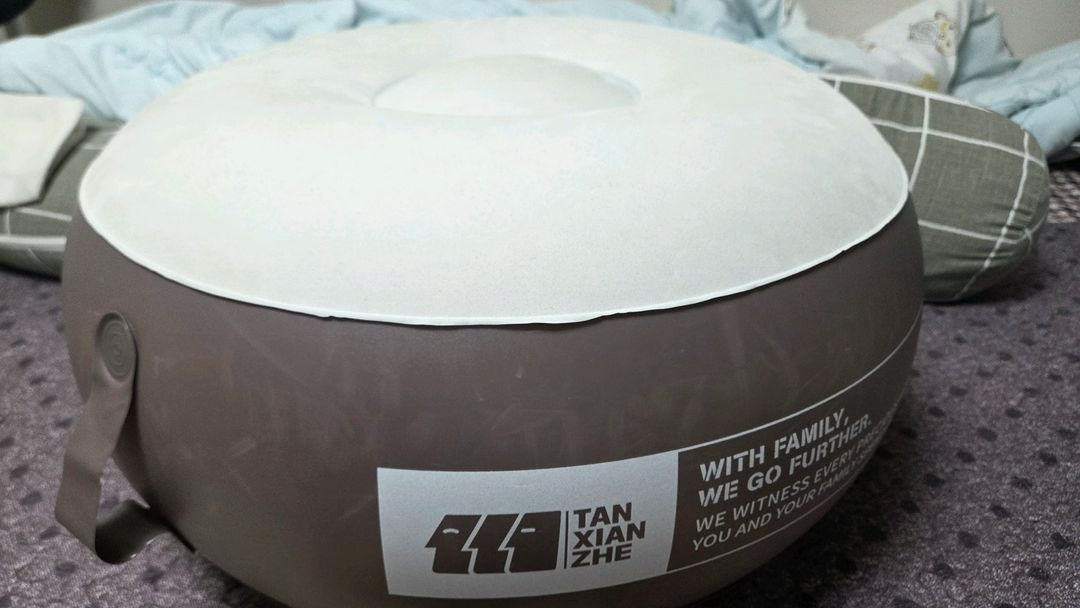 캠핑용 에어 발 받침대 이미지