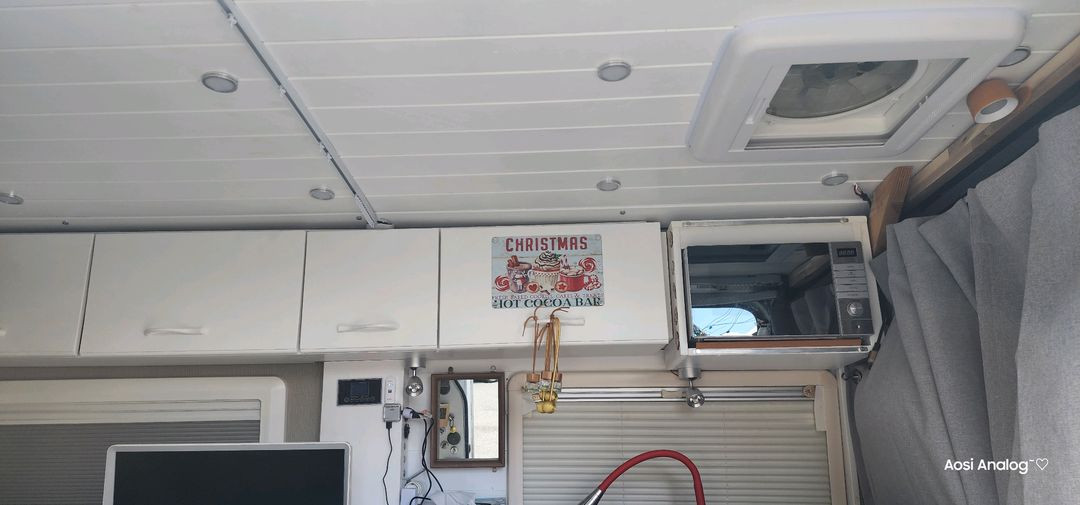 르노마스터 밴 캠핑카 이미지