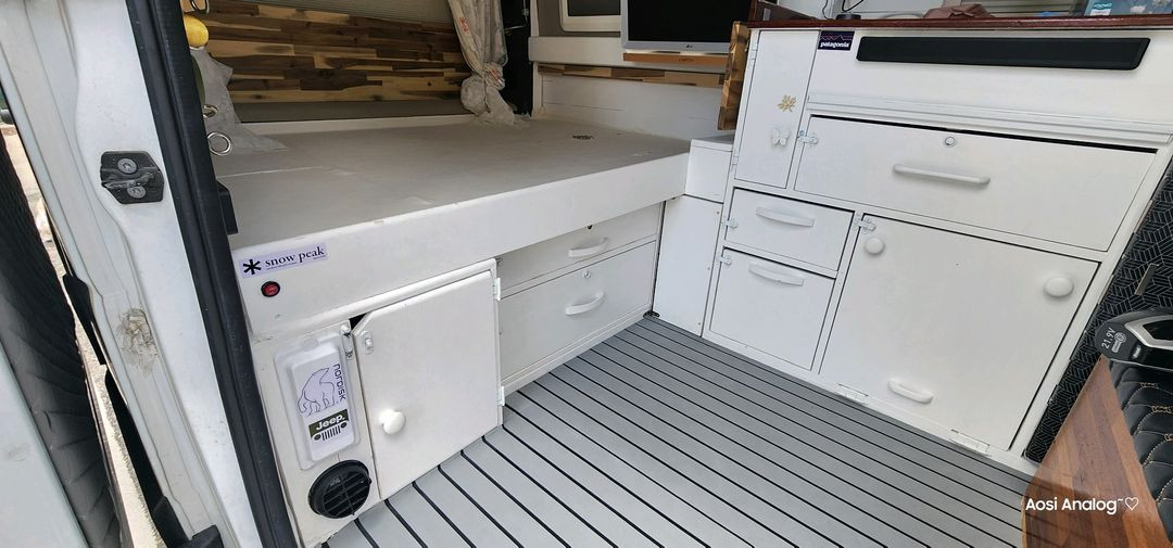 르노마스터 밴 캠핑카 이미지