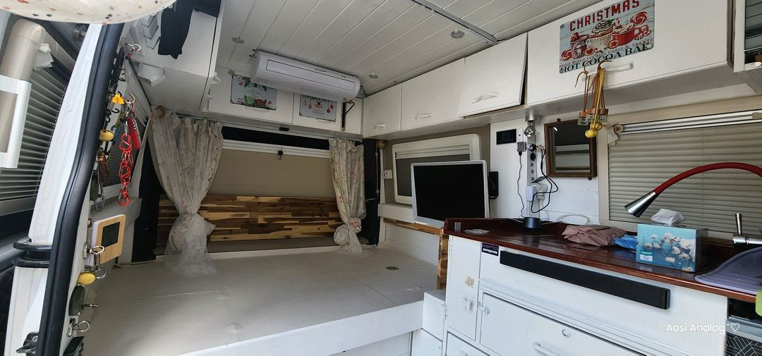 르노마스터 밴 캠핑카 이미지