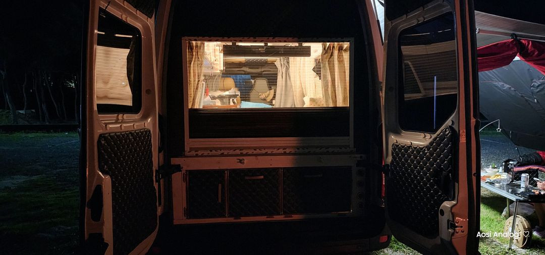 르노마스터 밴 캠핑카 이미지