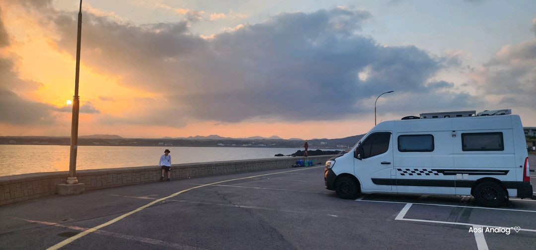 르노마스터 밴 캠핑카 이미지