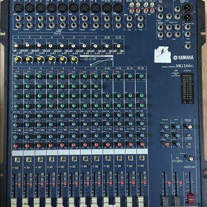 Yamaha MG166C 아날로그 믹서 판매합니다. 이미지